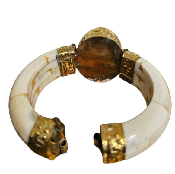 Boho Cuff Bracelet with Bronze colored Stone - Picture 5 of 8